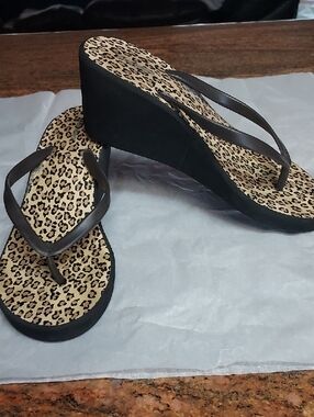 Old Navy Slide Wedges Sandals Size 8